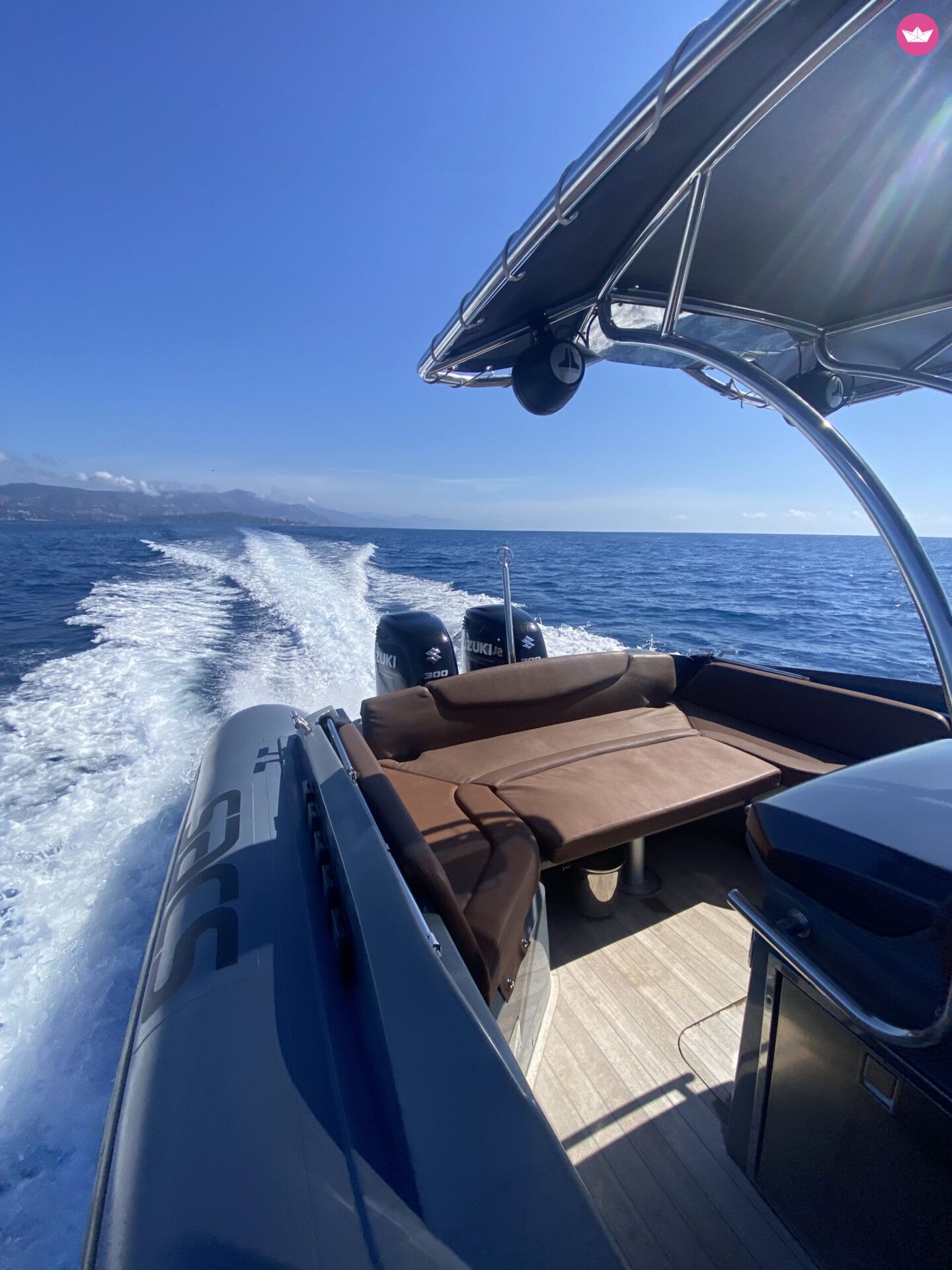 Basta aft seating while underway