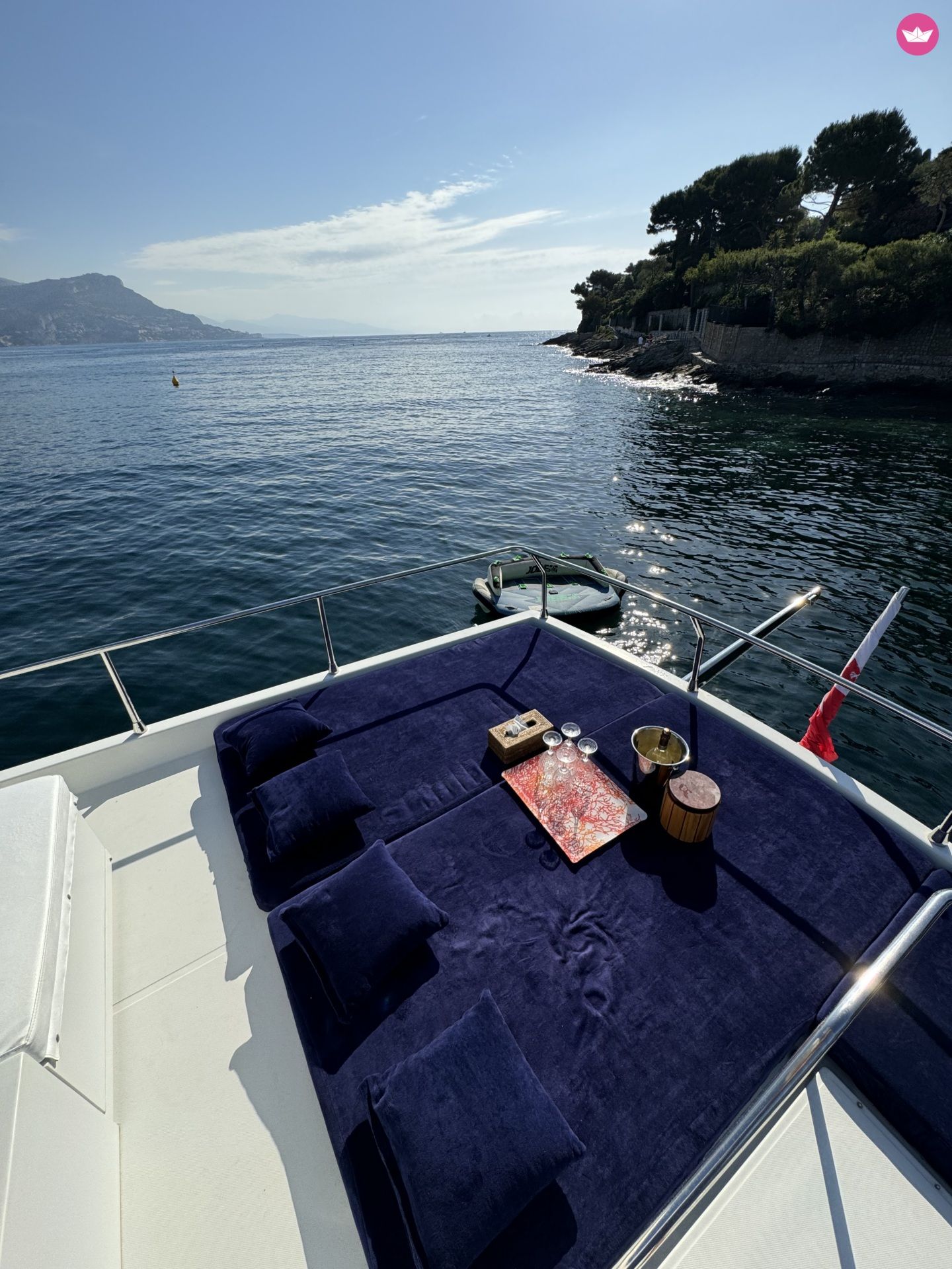 M/Y Gio forward sun lounge