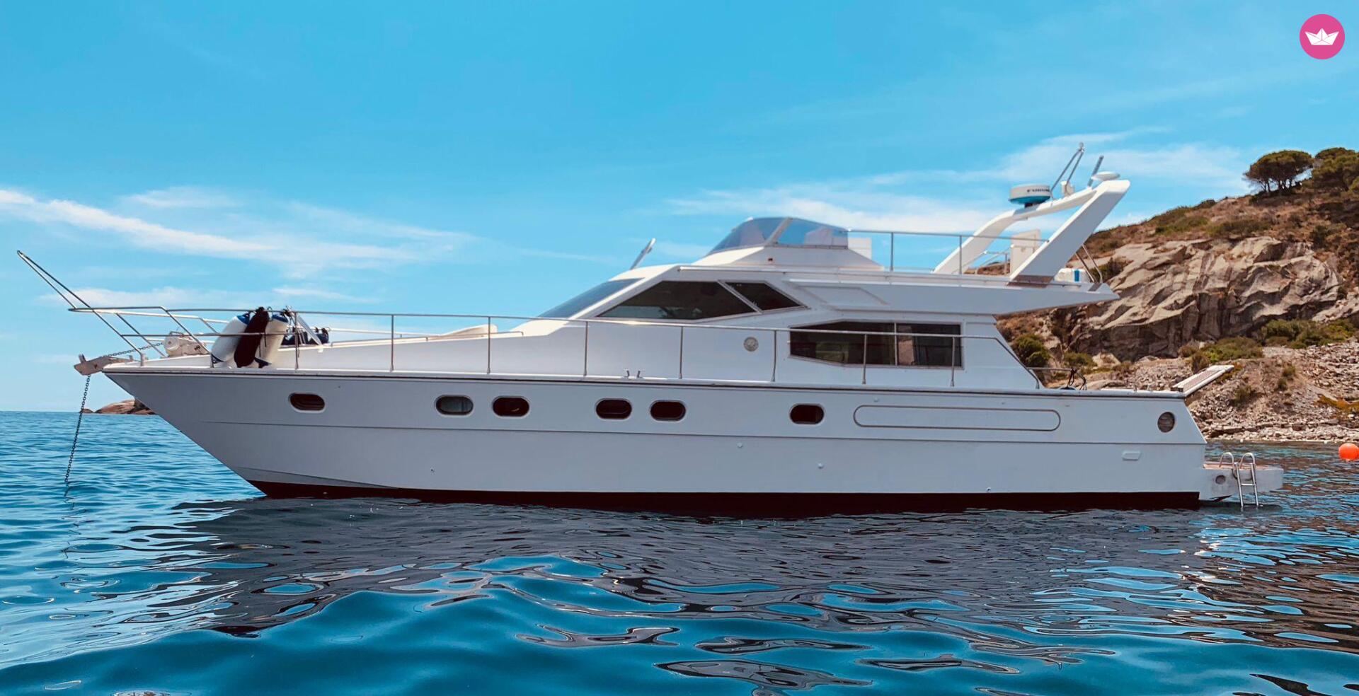 M/Y Gio Raffaelli Ouragan 52 at anchor